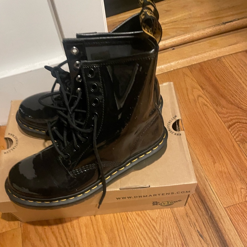Black Dr Marteen boots size 8 - Picture 2 of 3